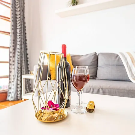 Cerca Playa San Eugenio *