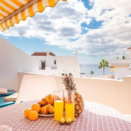 Cerca Playa San Eugenio 아데제